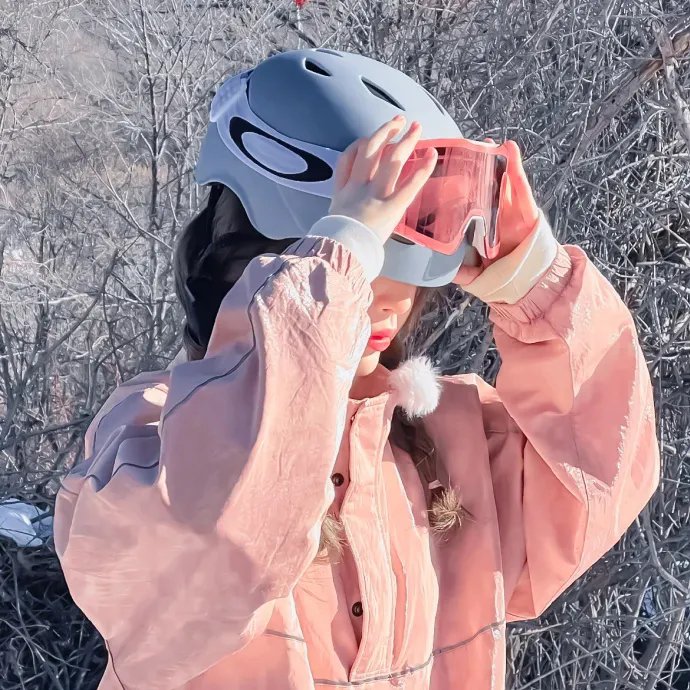 弹珠汽水瓶里的千岁同学